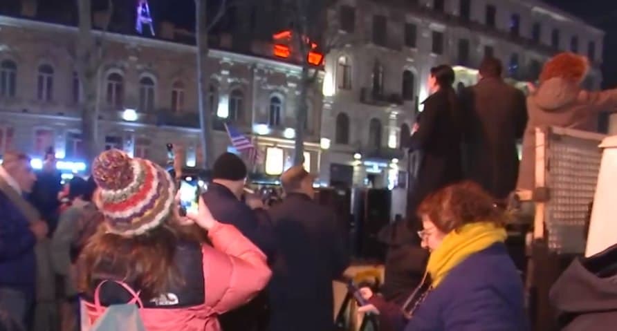 Frontnews image description