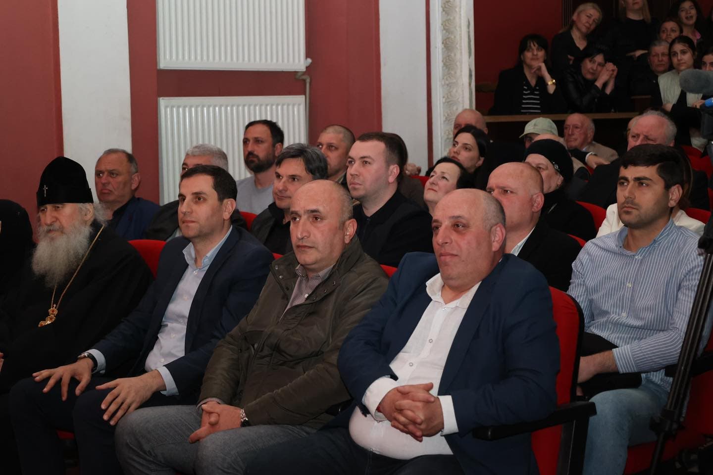 Frontnews image description