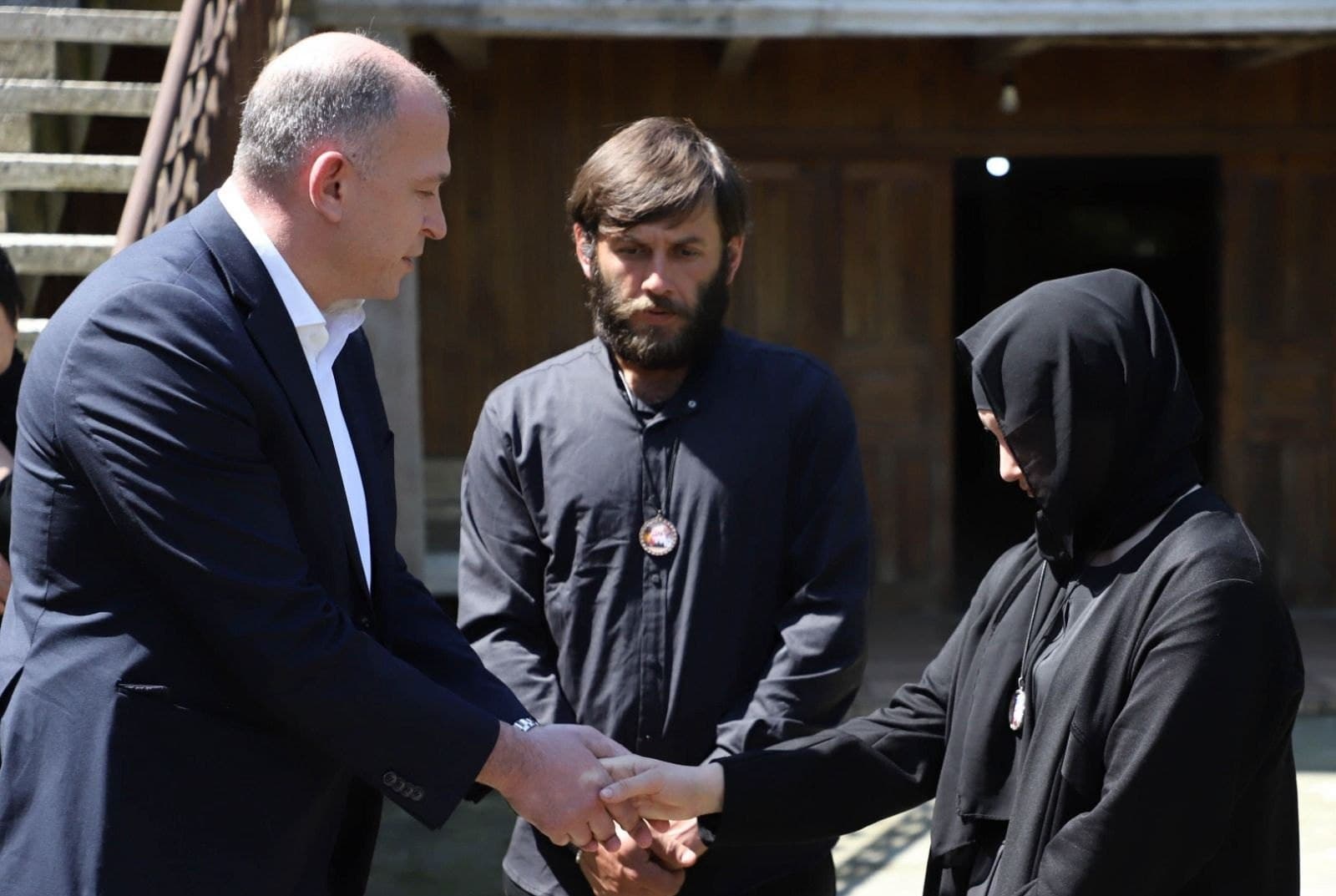 Frontnews image description