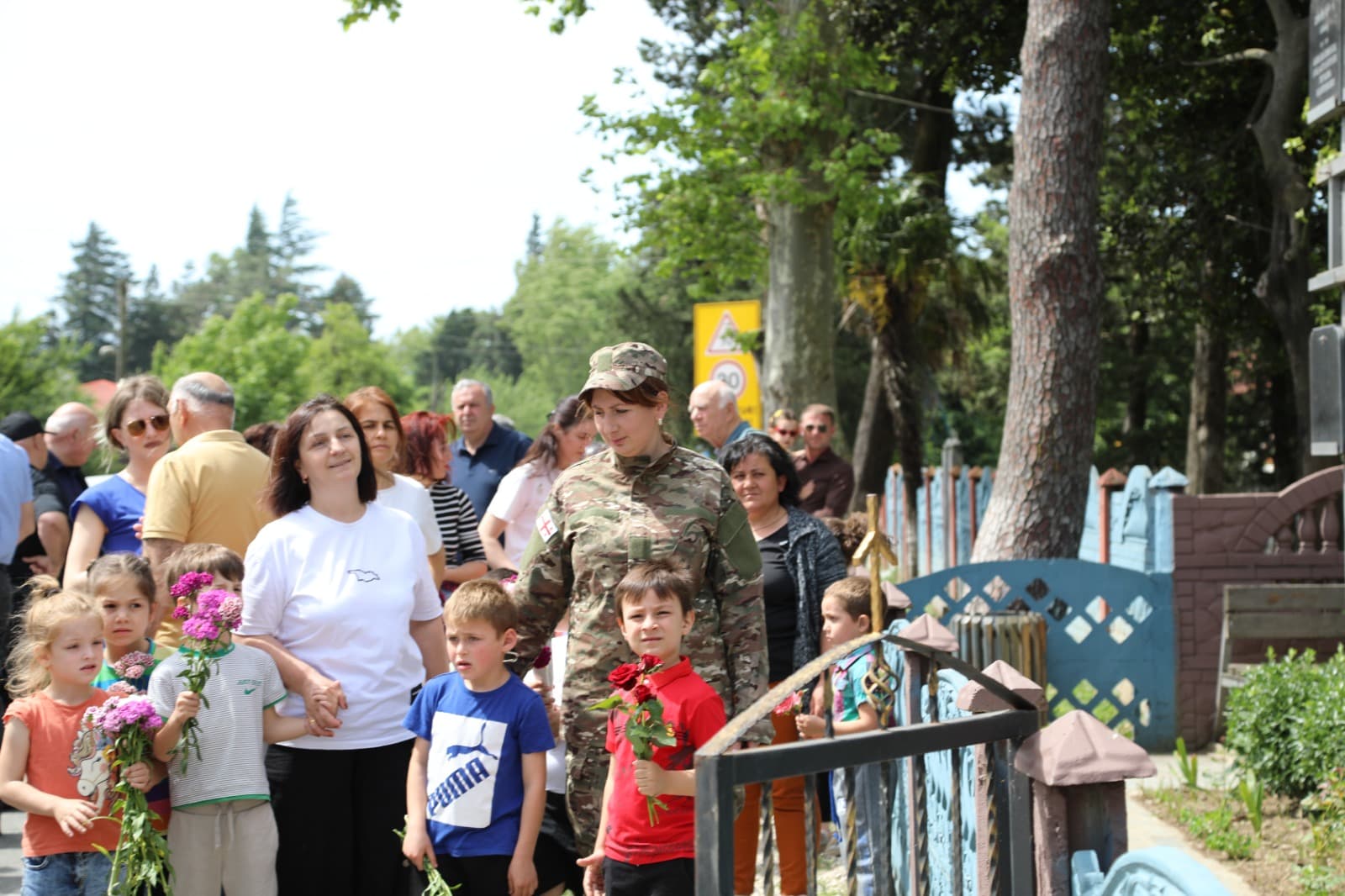 <p style="text-align: justify">წყალტუბოში საქართველოს დამოუკიდებლობის დღე საზეიმოდ აღინიშნა. </p><p style="text-align: justify">მუნიციპალიტეტის მერმა გენადი ბალანჩივაძემ და საკრებულოს თავმჯდომარემ თეიმურაზ ჭეიშვილმა, ადგილობრივი თვითმმართველობის წარმომადგენლებთან ერთად, საქართველოს ტერიტორიული მთლიანობისთვის დაღუპულთა მემორიალი გვირგვინით შეამკეს. ახალგაზრდებმა წარმოადგინეს ლიტერატურული კომპოზიცია "მე ქართველი ვარ.“ მოეწყო თემატური გამოფენა.</p><p style="text-align: justify">"გილოცავთ საქართველოს დამოუკიდებლობის დღეს. ეს დღე გვახსენებს წარსულს, დაგროვილ გამოცდილებასა და იმ ღირებულებებს, რომლებიც დღესაც გვაერთიანებს. მნიშვნელოვანია, რომ პასუხისმგებლობით გავაგრძელოთ ქვეყნის განვითარება და მშვიდობის შენარჩუნება“, - განაცხადა გენადი ბალანჩივაძემ.</p><p style="text-align: justify">დღესვე, ადგილობრივი ხელისუფლების წარმომადგენლებმა სოფელ მაღლაკში გვირგვინით შეამკეს ეროვნული გმირის მერაბ კოსტავას ბიუსტი.</p><p style="text-align: justify">საქართველოს დამოუკიდებლობის დღისადმი მიძღვნილი ღონისძიებები ფოლკლორულ-ქორეოგრაფიული ანსამბლების: „ივერიისა“ და „ნადურის“ საზეიმო კონცერტით დასრულდება.<br> </p>