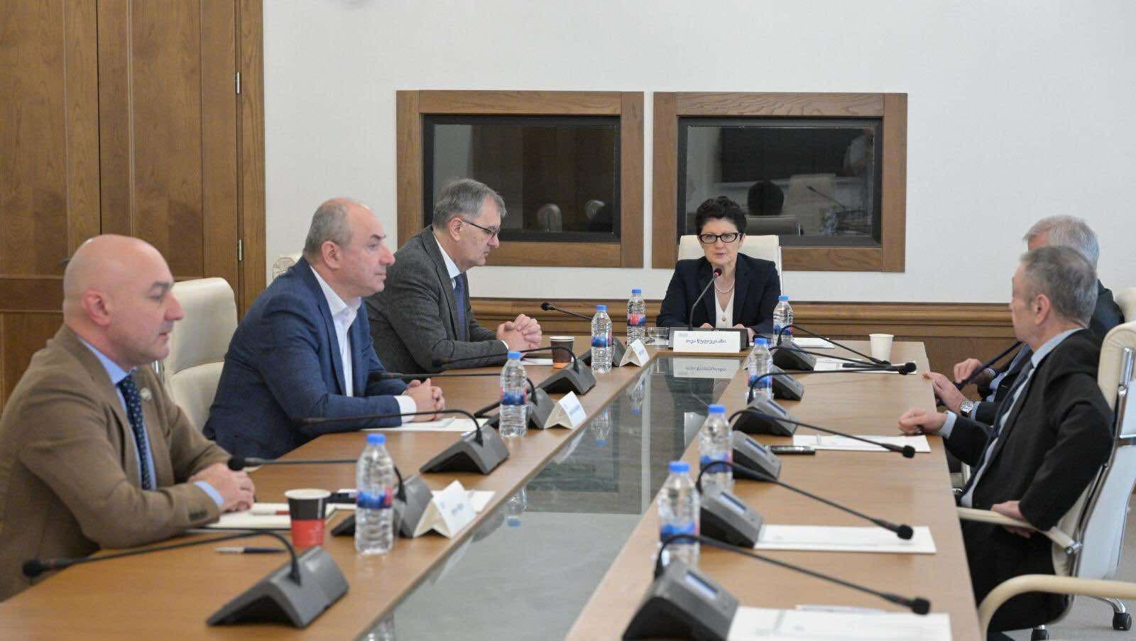 Frontnews image description