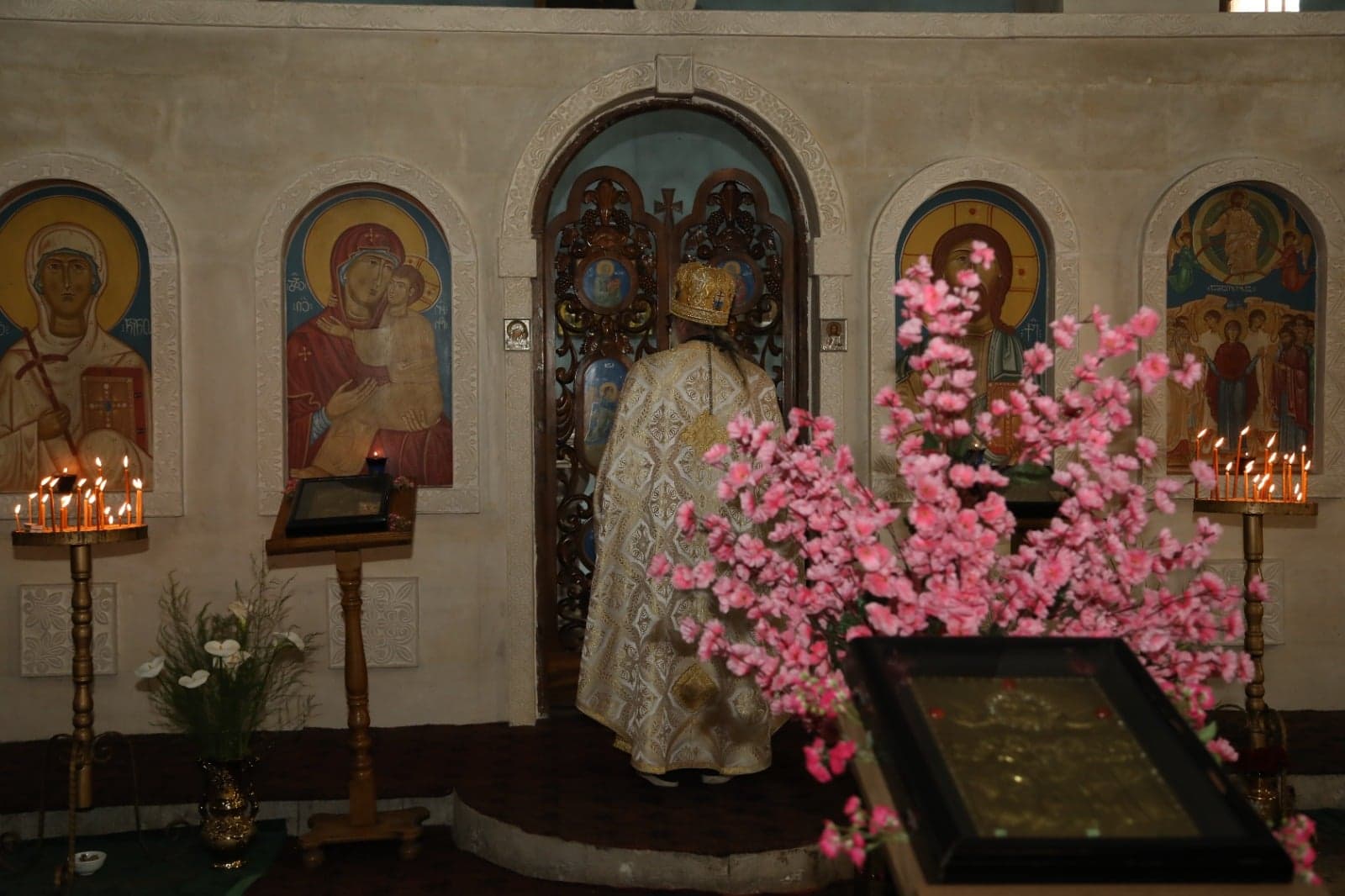 Frontnews image description