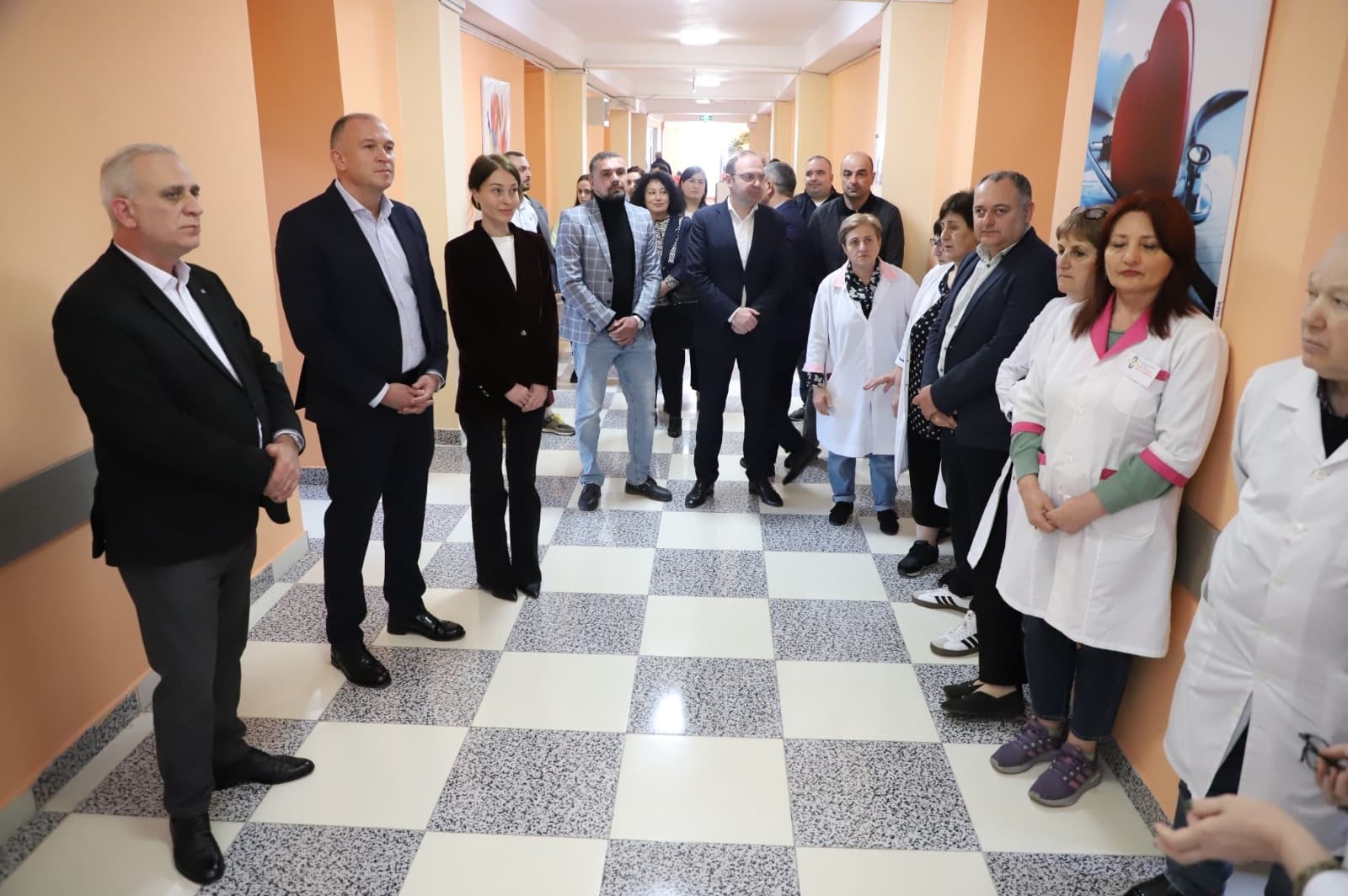 Frontnews image description