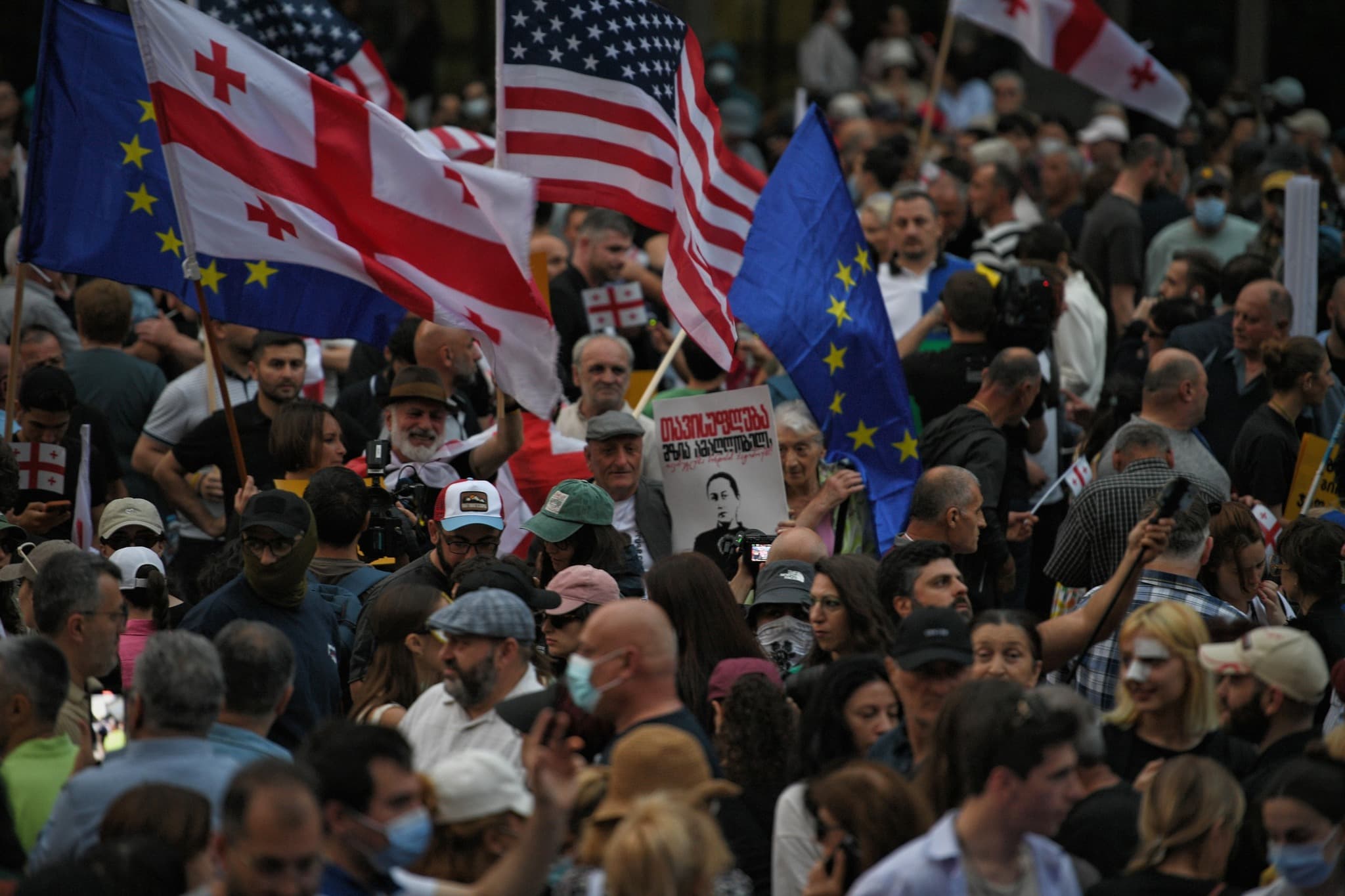 Frontnews image description