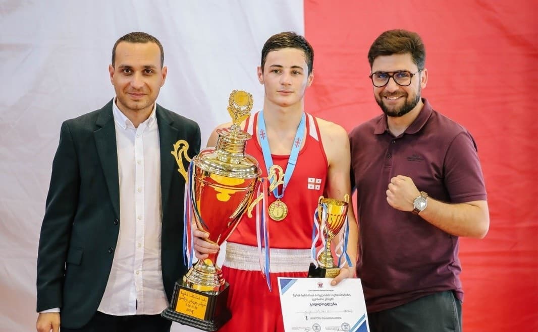 Frontnews image description