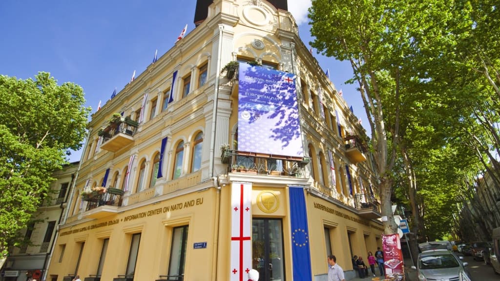 Frontnews image description