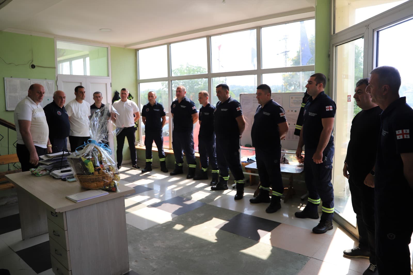 Frontnews image description