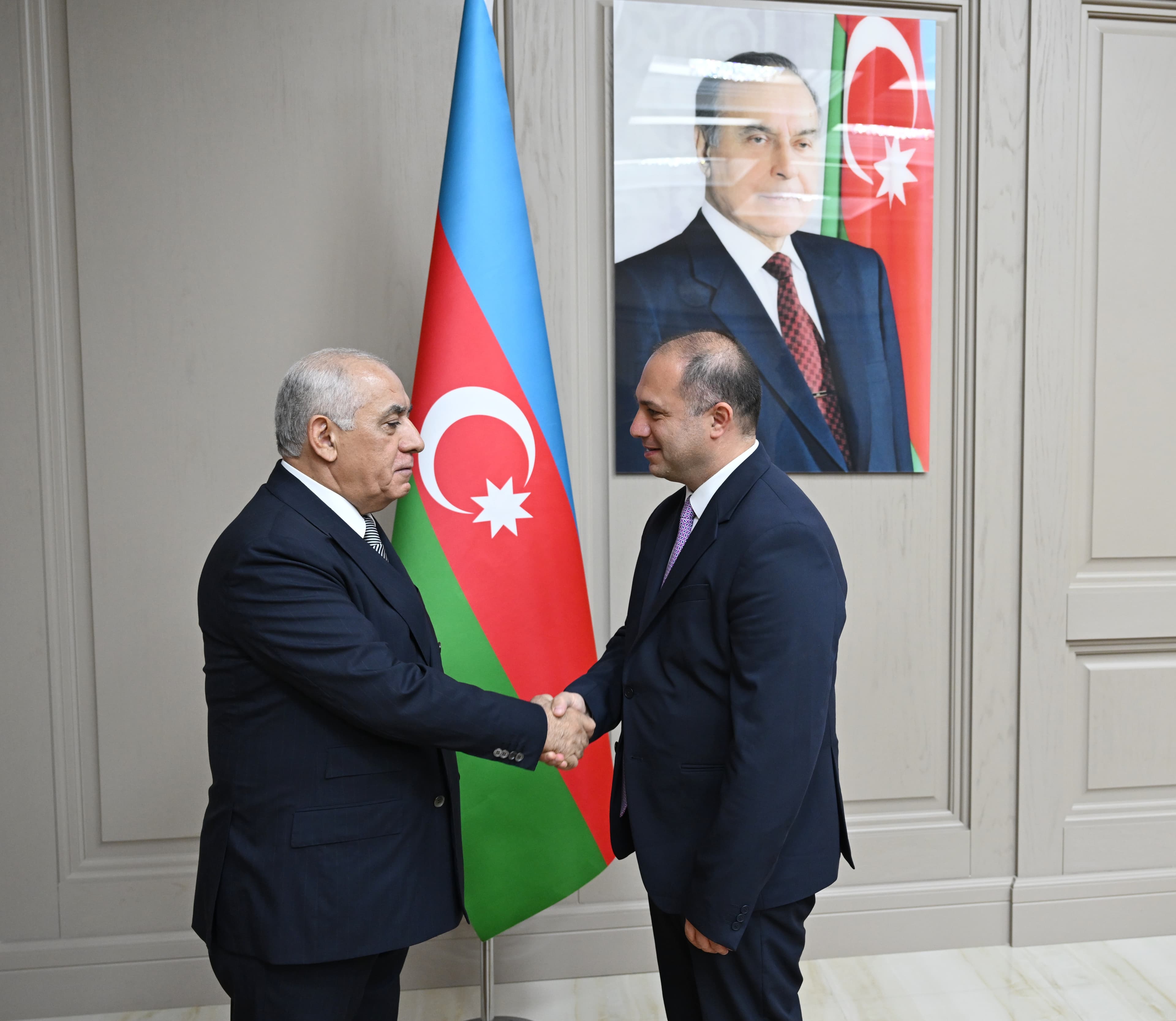 Frontnews image description