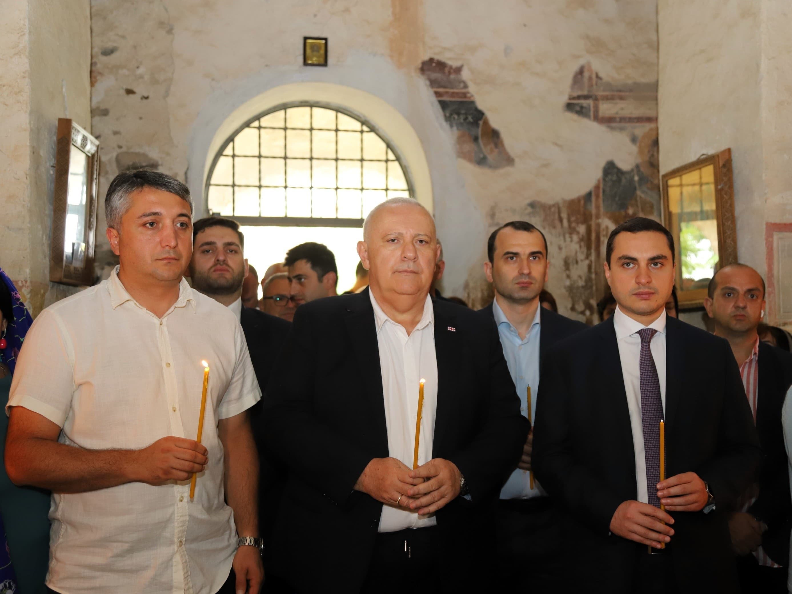 Frontnews image description