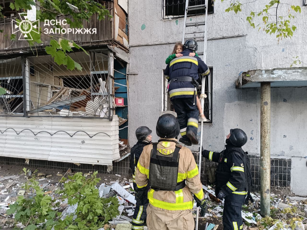 <p style="text-align: justify">On the night of September 28, Russia launched nearly 500 attack drones and more than 40 missiles, including Kinzhal hypersonic missiles, against Ukraine, President <strong>Volodymyr Zelenskyy</strong> said on Sunday.</p><p style="text-align: justify">“Russia’s massive assault on Ukraine lasted for more than 12 hours. Brutal strikes, deliberate and targeted terror against ordinary cities – nearly 500 drones and over 40 missiles, including Kinzhal missiles,” Zelenskyy stated.</p><p style="text-align: justify">He added the main targets of the attack were the Ukrainian capital city of Kyiv and the surrounding region, as well as Zaporizhzhia, Khmelnytskyi, Sumy, and Odesa oblasts.</p><p style="text-align: justify">“The strikes hit a bread factory, a tire manufacturing plant, private and apartment buildings, and civilian infrastructure. This treacherous attack took place practically at the end of the UN General Assembly week, and this is how Russia demonstrates its true position. Moscow seeks to prolong war and killings and deserves nothing but maximum pressure from the world. We will continue our counterstrikes to deprive Russia of revenues and force diplomacy,” the Ukrainian President said.</p><p style="text-align: justify">Russian forces attacked Kyiv, Kyiv region, Zaporizhzhia, Khmelnytskyi, Sumy, and Odesa oblasts overnight. In Kyiv, four people were killed, including a 12-year-old child, while 13 others were injured. Across Ukraine, at least 40 people were wounded, among them children.</p>