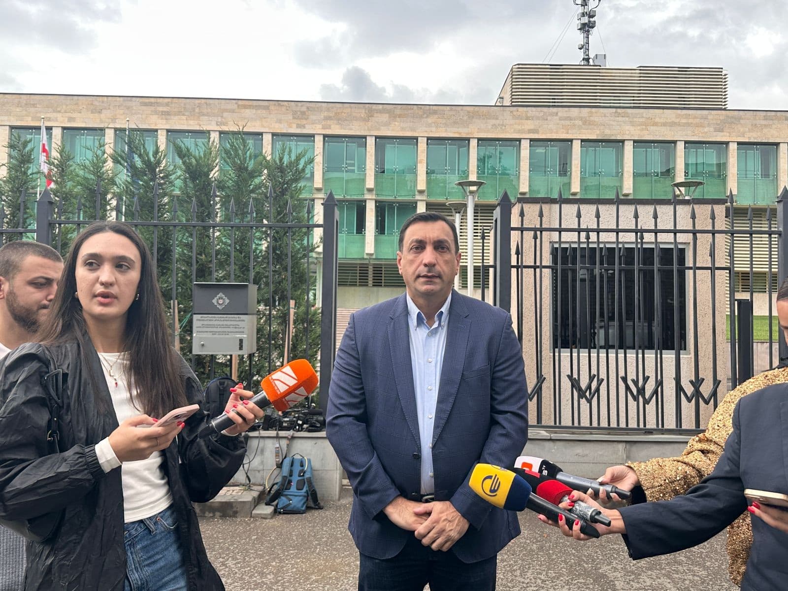 Frontnews image description