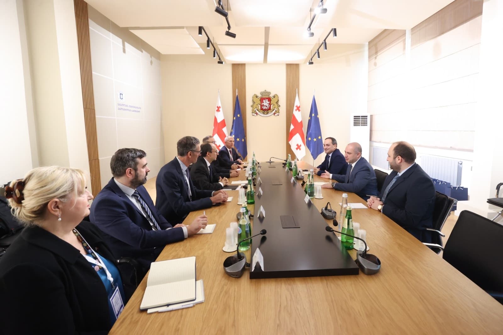 Frontnews image description