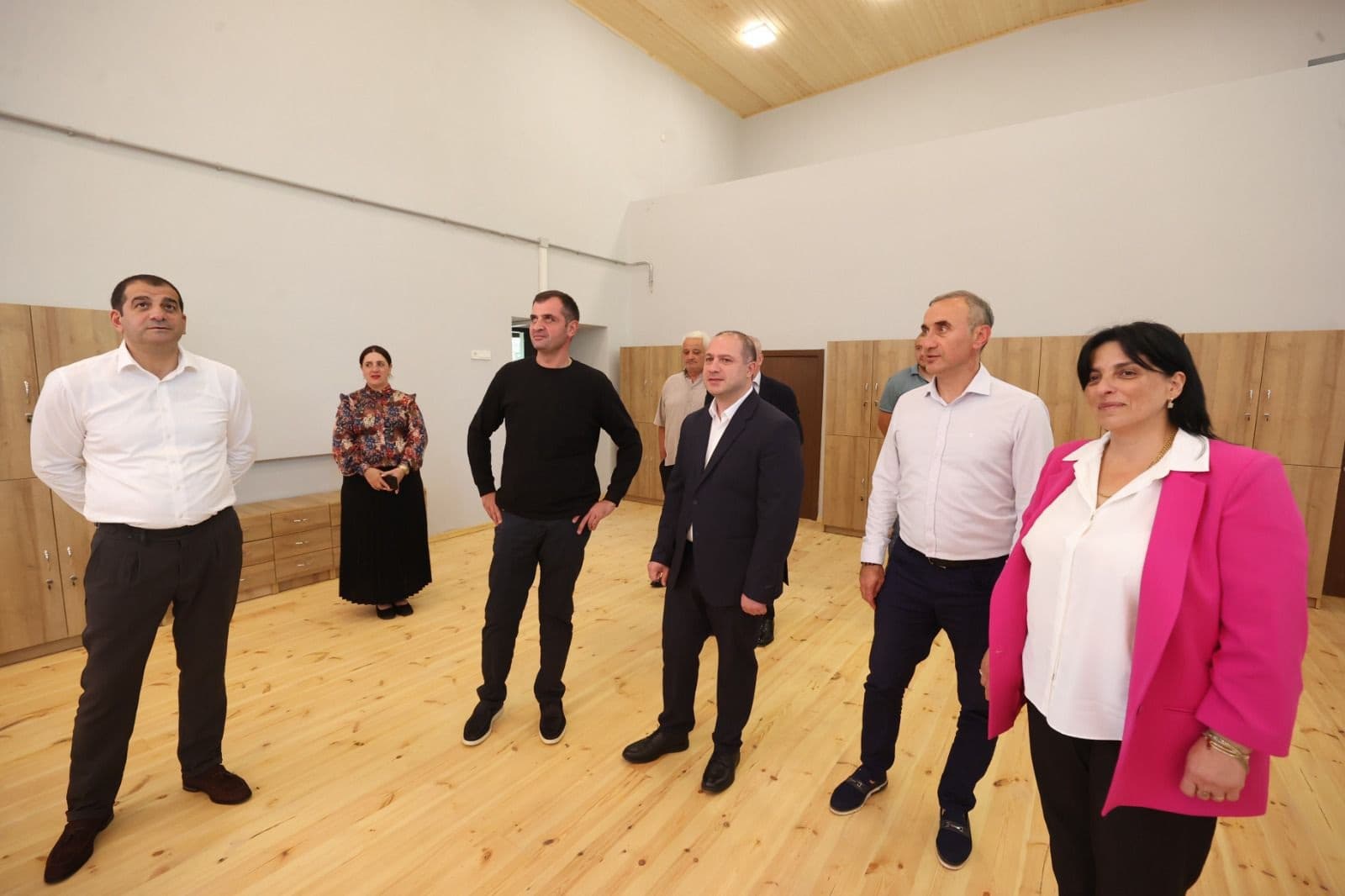 Frontnews image description