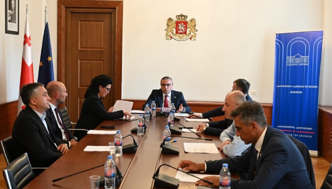 Frontnews image description