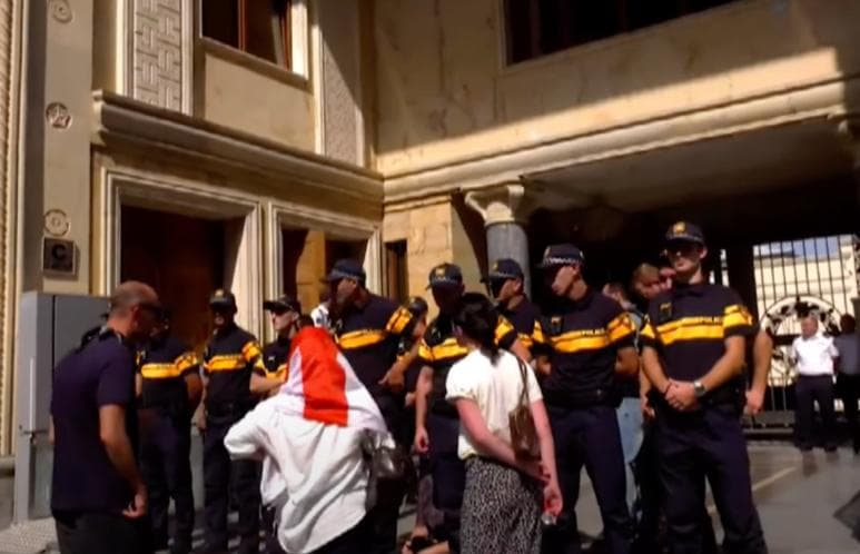 Protesters described the commission’s 460-page report as “treacherous”