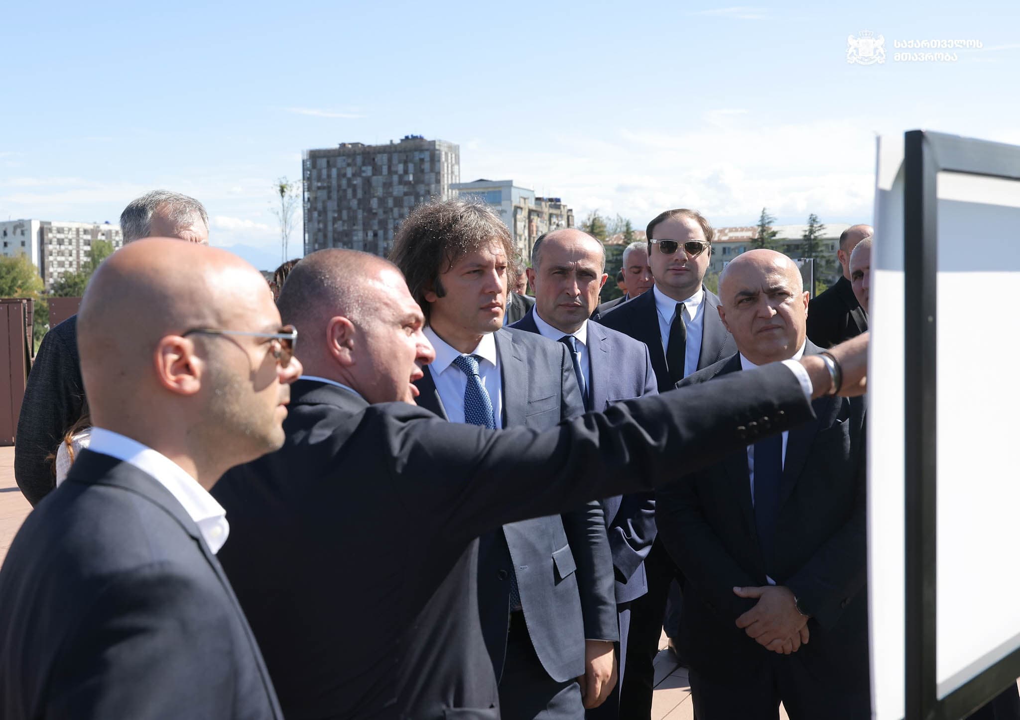 Frontnews image description