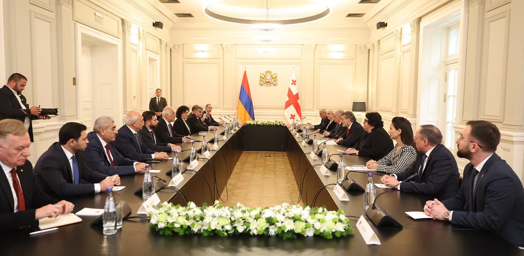 საქართველოსა და სომხეთის პრეზიდენტებს შორის გაფართოებული ფორმატის შეხვედრა გაიმართა