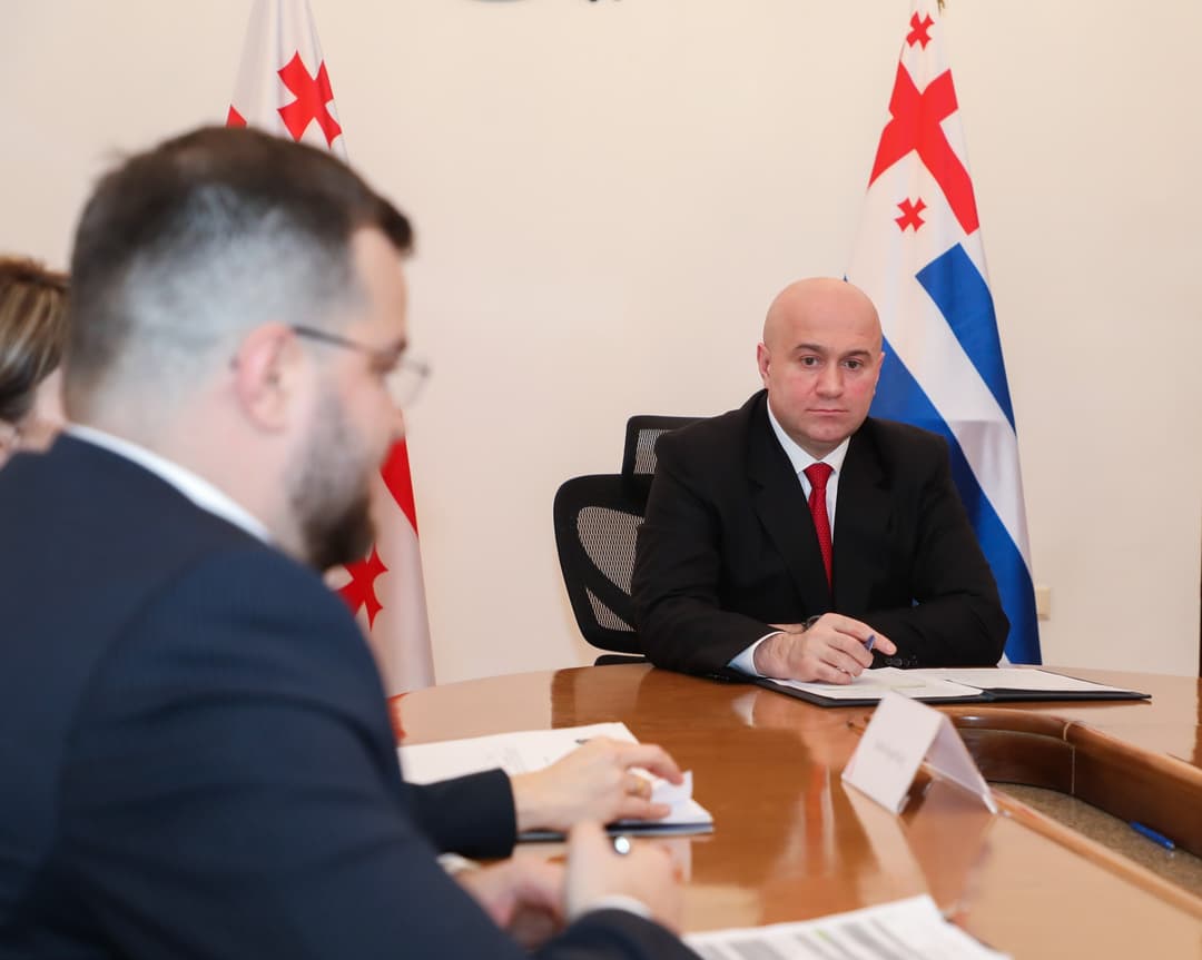 აჭარის მთავრობის სხდომაზე სულხან თამაზაშვილმა რეგიონში მიმდინარე რამდენიმე მნიშვნელოვანი საკითხი განიხილა