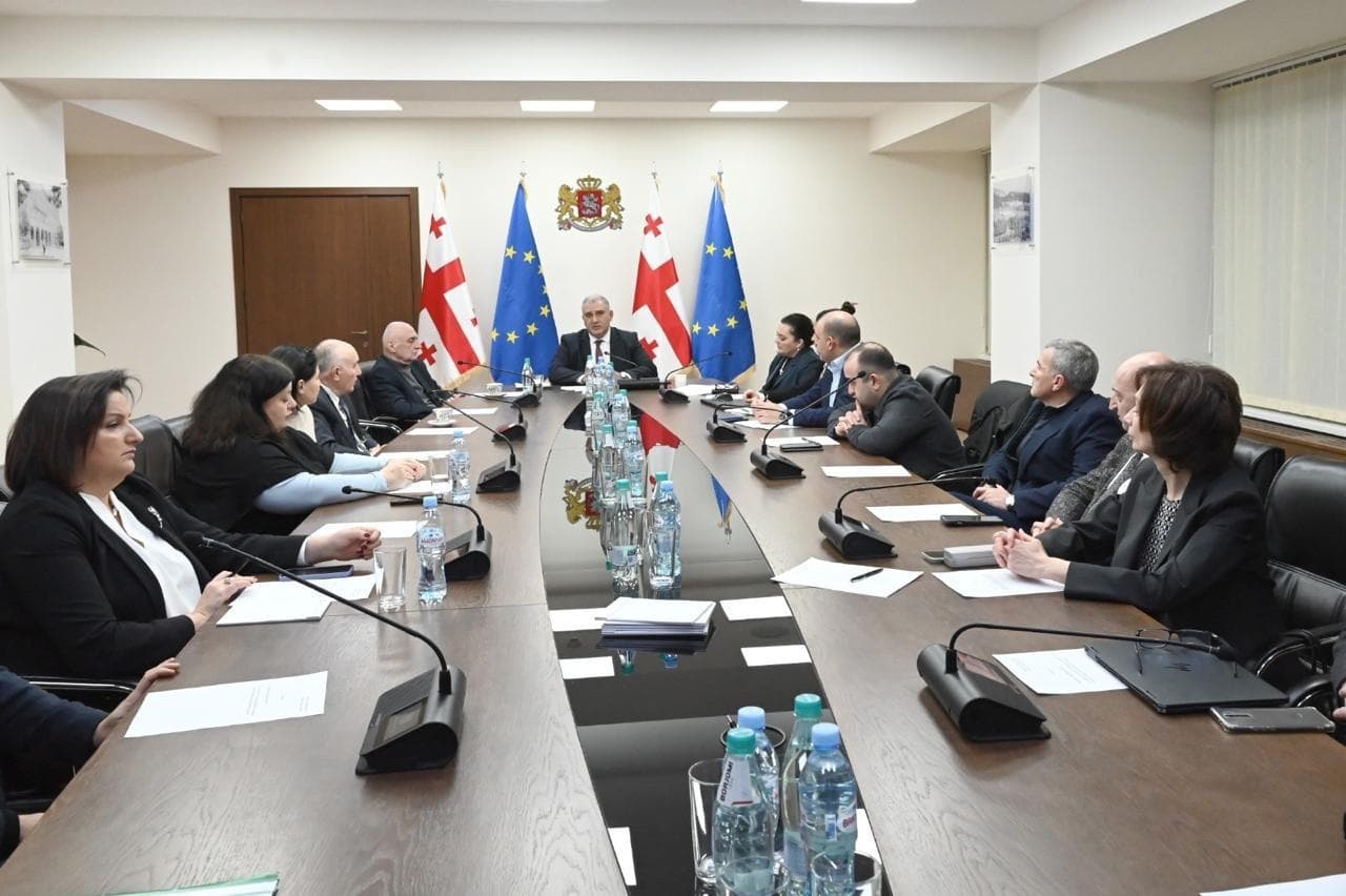 The council said it would continue discussions on doctors’ professional responsibility