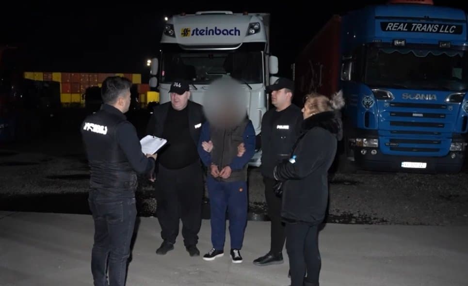 The wounded man was taken to a clinic and is getting medical aid