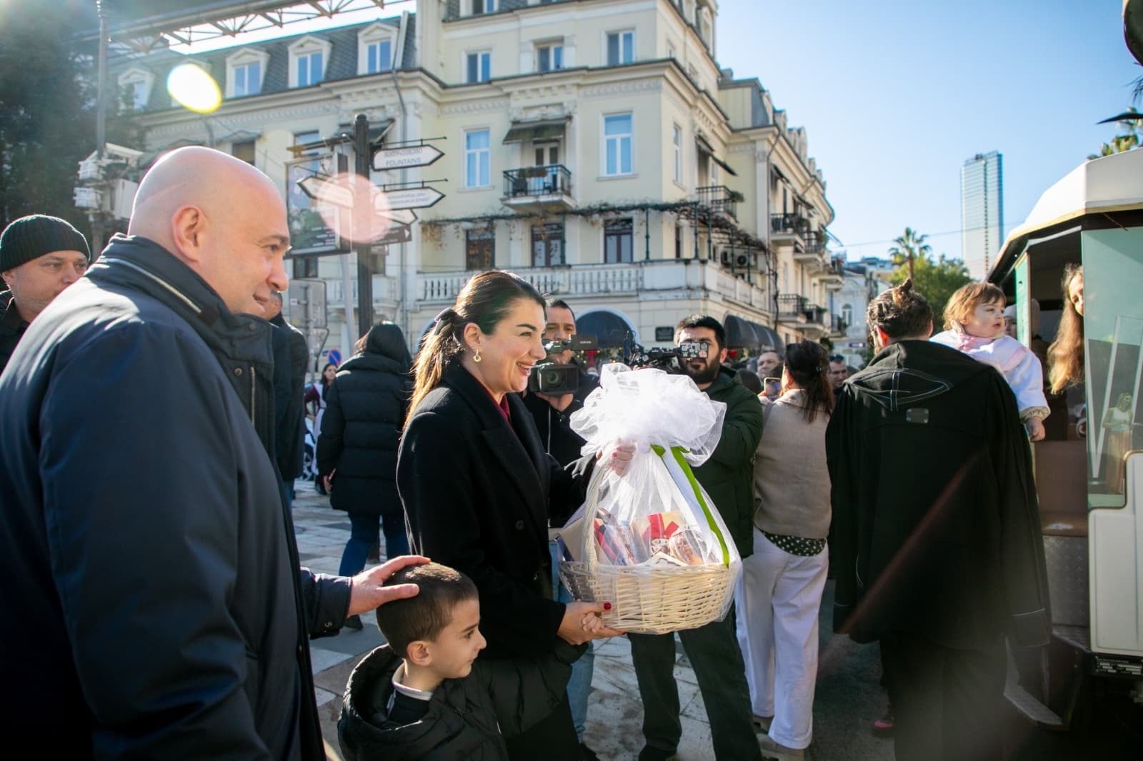 Frontnews image description