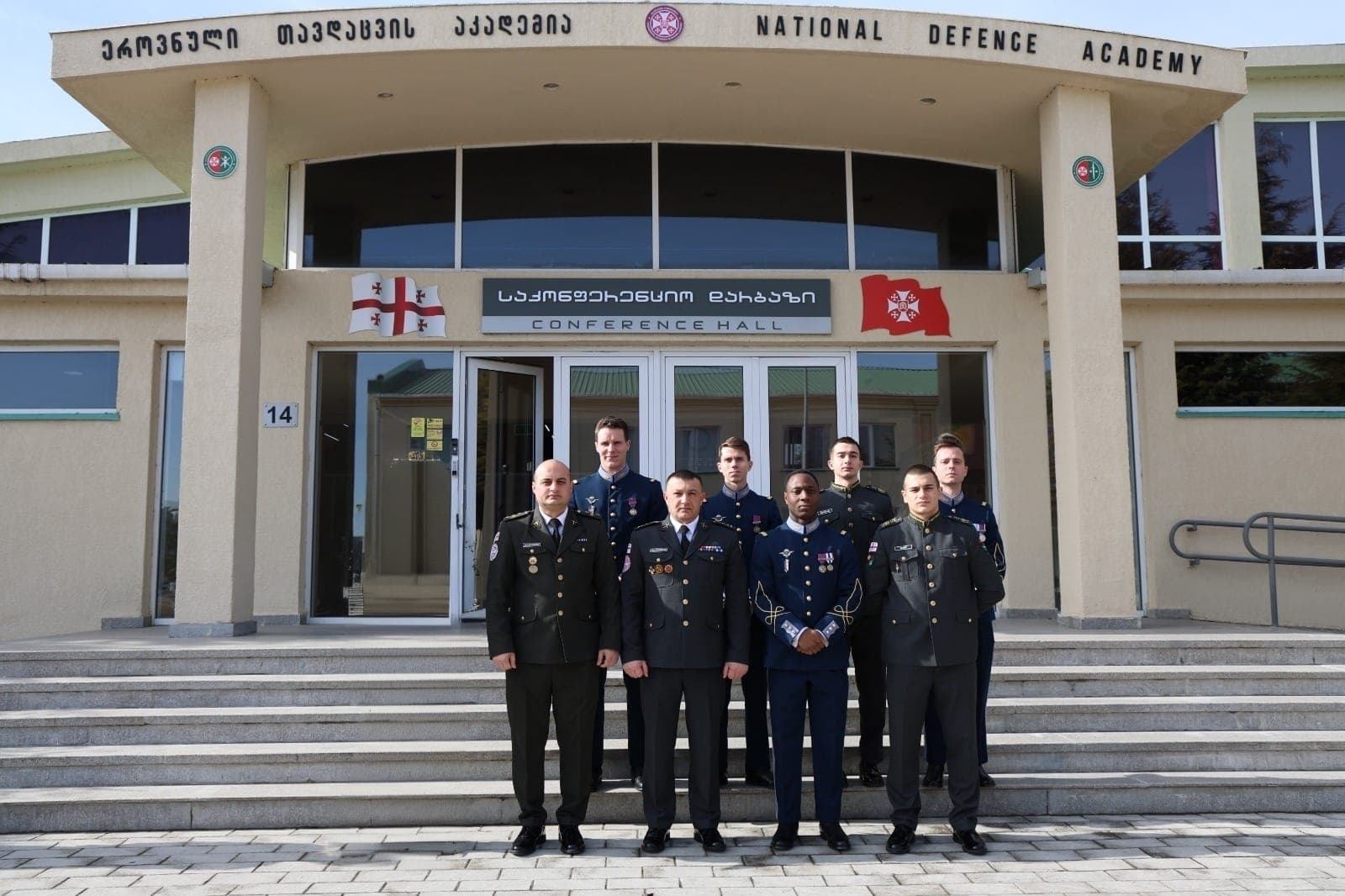 Frontnews image description