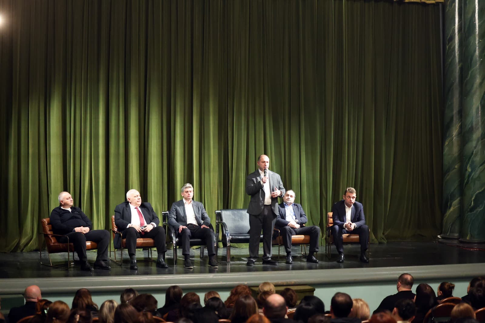 Frontnews image description