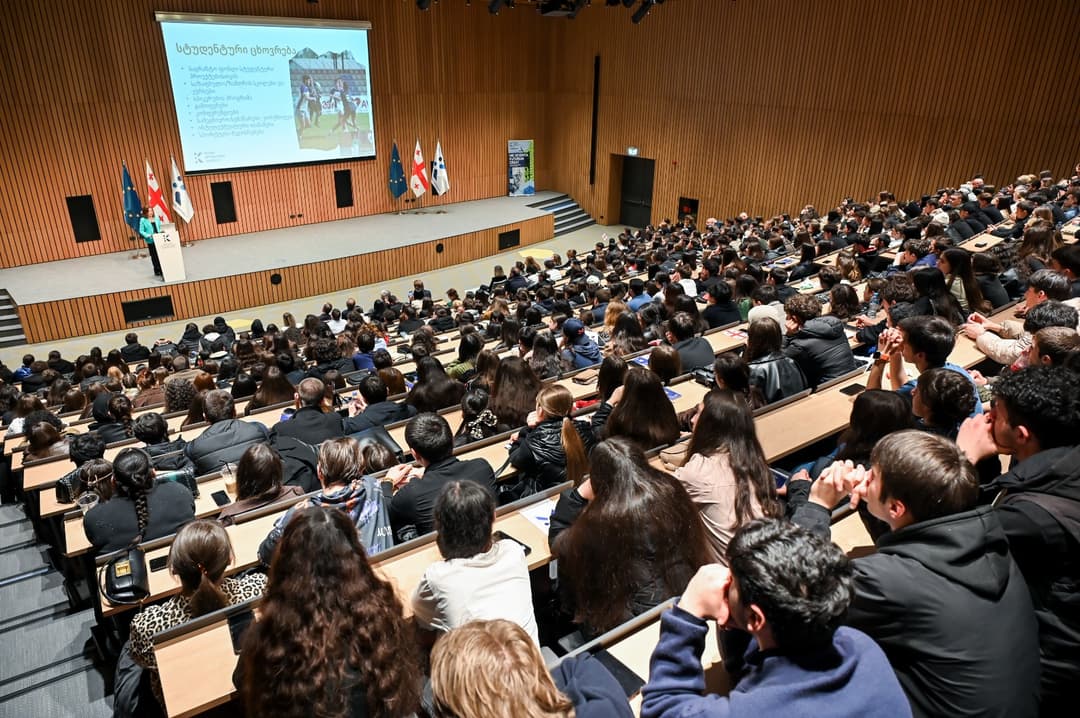 ქუთაისის საერთაშორისო უნივერსიტეტმა ყველაზე მასშტაბურ ღია კარის დღეს უმასპინძლა