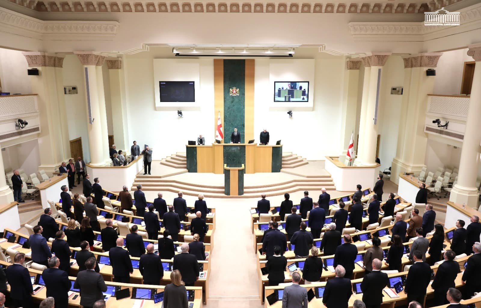 Frontnews image description