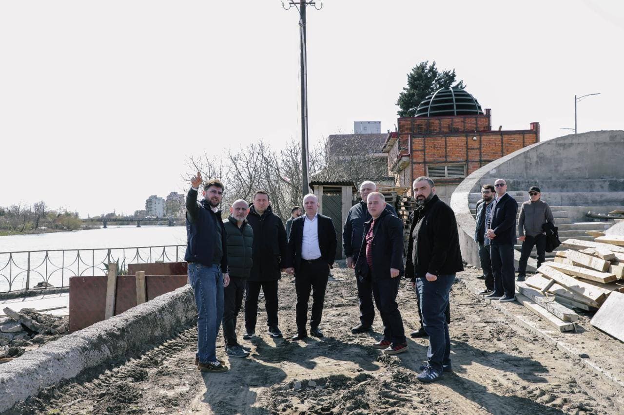 Frontnews image description