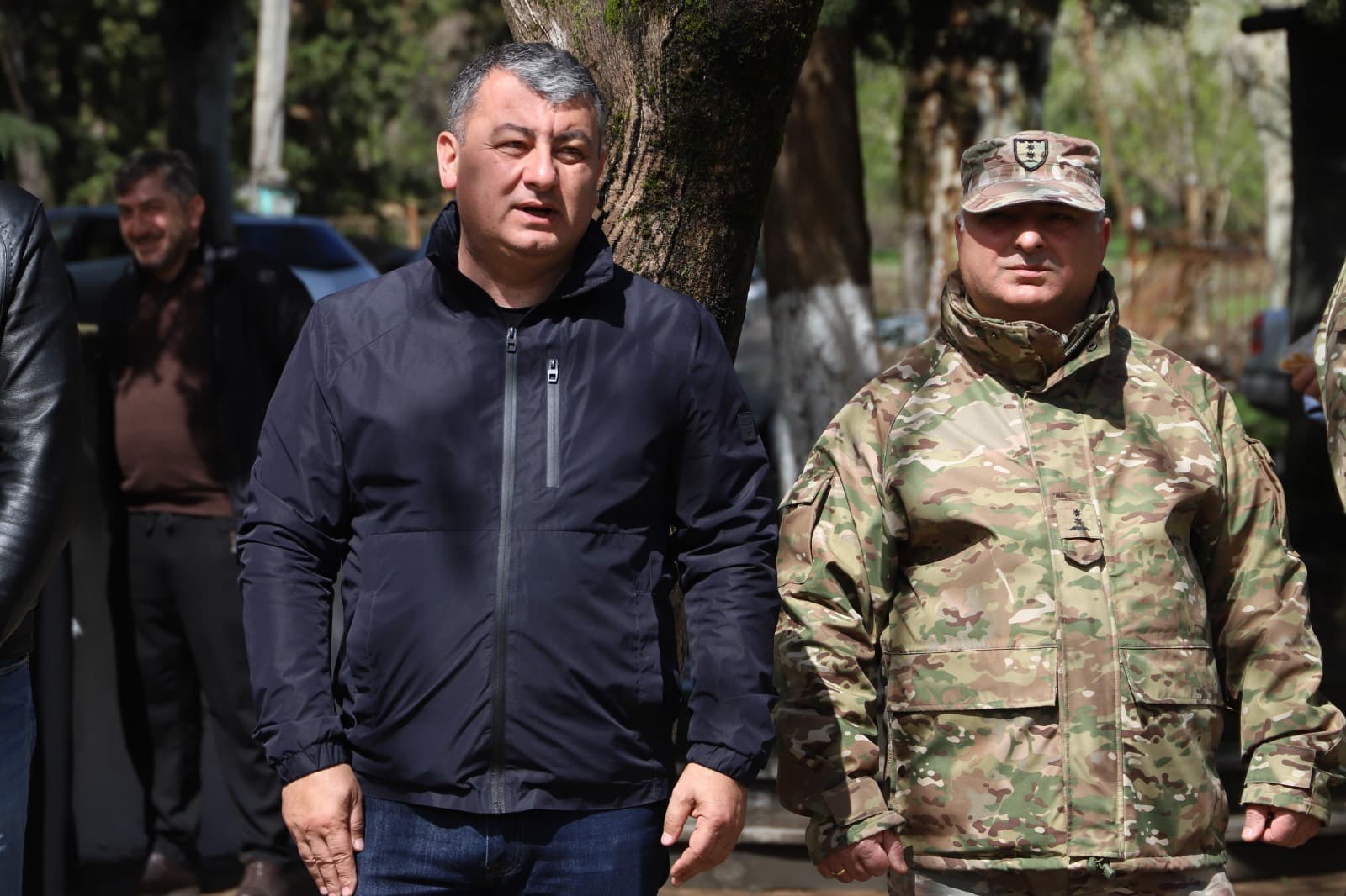 <p style="text-align: justify">თერჯოლის მუნიციპალიტეტის მერმა მანუჩარ რობაქიძემ, საკრებულოს თავმჯდომარემ სოსო ჩაფიჩაძემ და ადგილობრივი თვითმმართველობის სხვა წარმომადგენლებმა ქ.თერჯოლასა და სოფელ ძევრში, 9 აპრილის მემორიალები ყვავილებით შეამკეს და საქართველოს თავისუფლებისათვის ბრძოლაში დაღუპულთა ხსოვნას პატივი მიაგეს. </p><p style="text-align: justify">სასულიერო პირებმა გმირთა სულების მოსახსენებელი პანაშვიდი გადაიხადეს. </p><p style="text-align: justify">9 აპრილის ტრაგედიიდან 37 წელი გავიდა.</p>