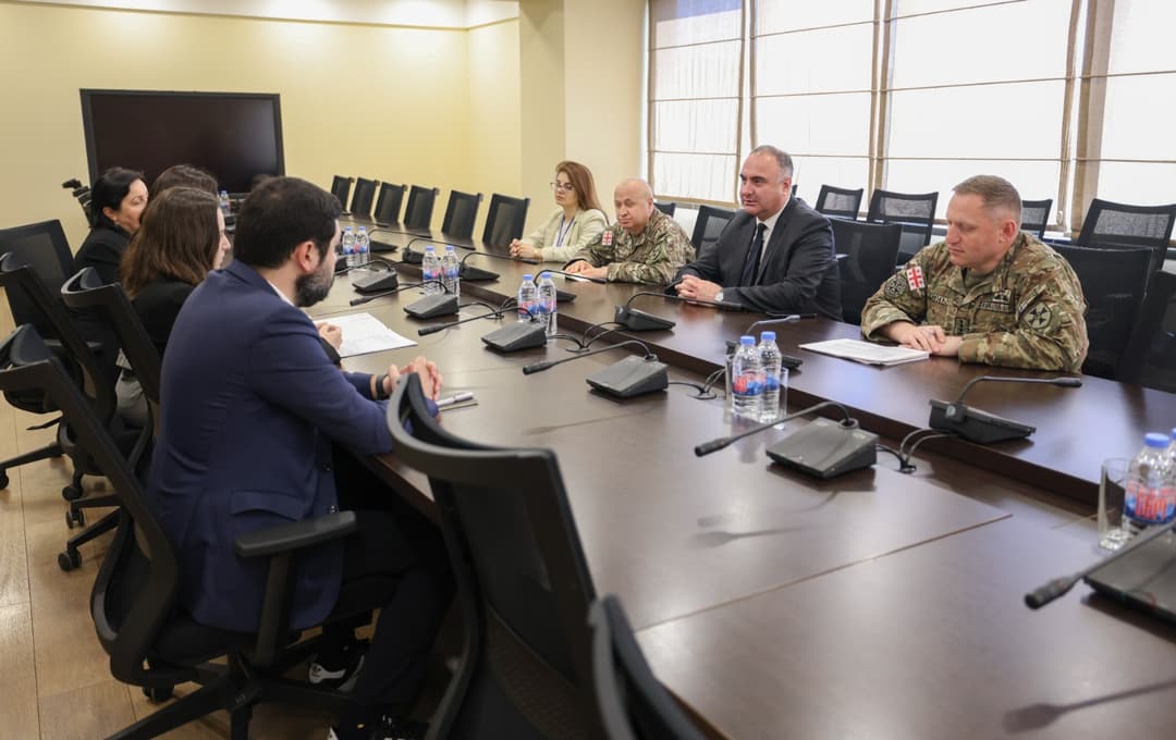 გრიგოლ გიორგაძე სსიპ ზურაბ ჟვანიას სახელობის სახელმწიფო ადმინისტრირების სკოლის წარმომადგენლებს შეხვდა