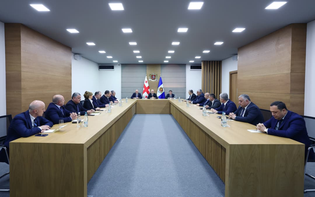 სულხან თამაზაშვილმა დროებითი მოთავსების უზრუნველყოფის დეპარტამენტის ხელმძღვანელ პირებთან სამუშაო შეხვედრა გამართა