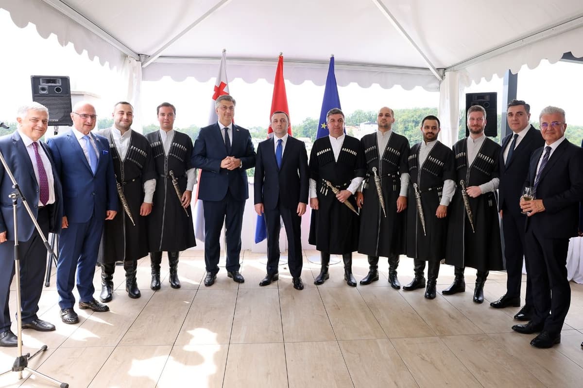 ირაკლი ღარიბაშვილი ზაგრებში საქართველოს საელჩოს გახსნის ოფიციალურ ღონისძიებას დაესწრო