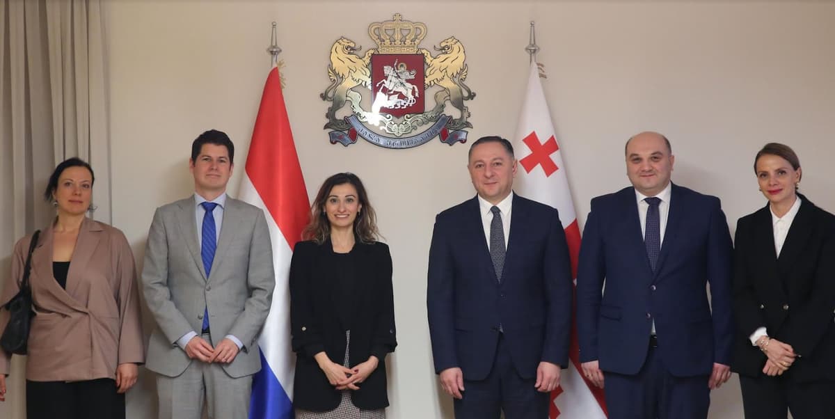 შინაგან საქმეთა მინისტრი ნიდერლანდების სამეფოს ელჩს შეხვდა