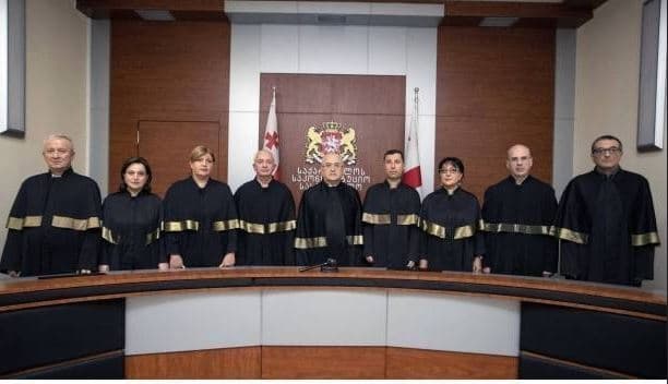 საკონსტიტუციო სასამართლოს პლენუმმა პრეზიდენტის წინააღმდეგ მთავრობის სარჩელი განსახილველად მიიღო
