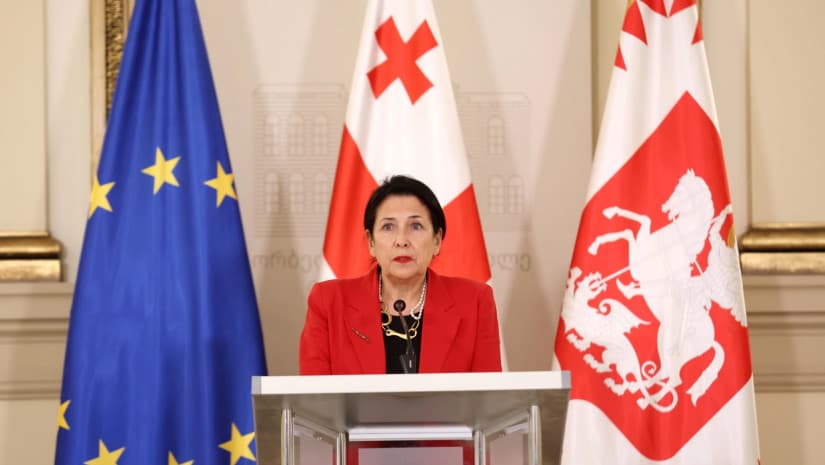 სალომე ზურაბიშვილმა 13 მსჯავრდებული შეიწყალა