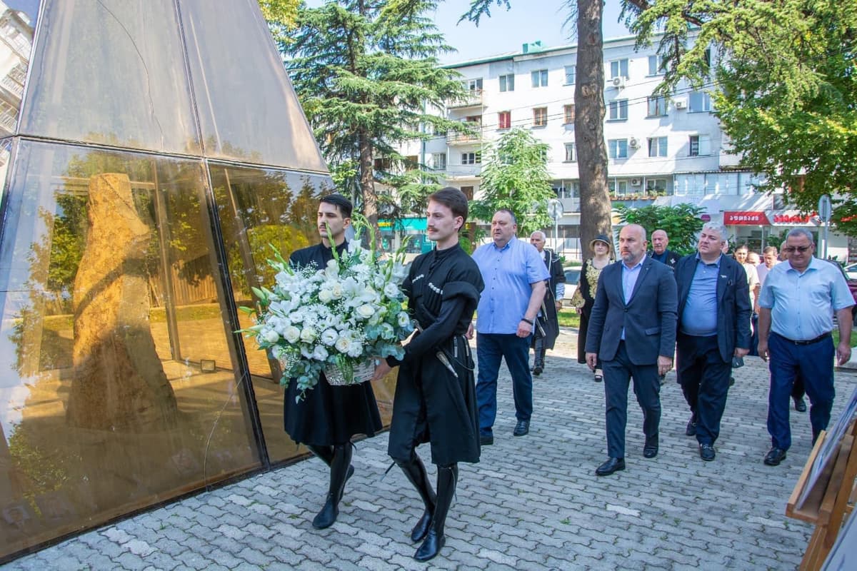 ზვიად შალამბერიძე – კიდევ ერთხელ პატივს მივაგებთ გმირ ჯარისკაცებს, რომელთაც საკუთარი სიცოცხლე შესწირეს ქვეყნის ტერიტორიულ მთლიანობას