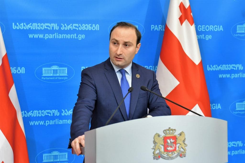 ანრი ოხანაშვილი – ჩვენ შუამავალი თუ უნდა გვყავდეს “ნაციონალური მოძრაობა“, მაშინ მშვიდობაში მოახმაროთ უკრაინის ხელისუფლებას