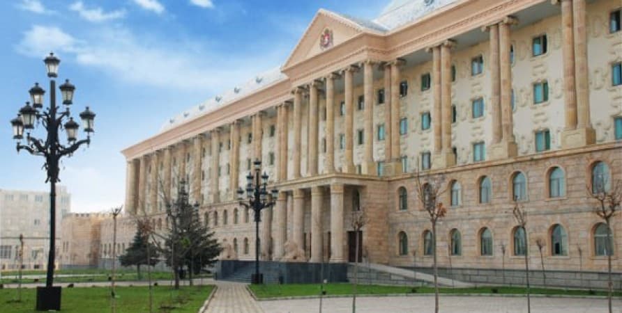 კეკელიძეზე დაკავებულ გიორგი ხასაიას და აკაკი ჩიქობავას სასამართლომ ორთვიანი წინასწარი პატიმრობა შეუფარდა