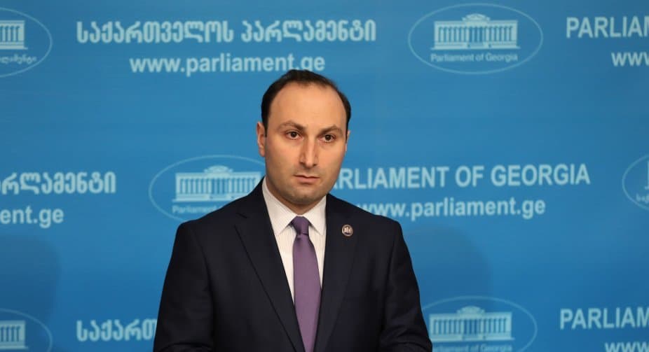 ანრი ოხანაშვილი – თუ ვინმემ ჩემი გამონათქვამი არასწორად აღიქვა და ბუჩის დანაშაულს დაუკავშირა, გულწრფელად ვწუხვარ და მათ წინაშე ბოდიში მინდა მოვიხადო, ბოდიშს ვერ მოვიხდი ნაცმოძრაობის აქტივისტების წინაშე