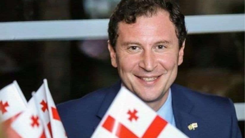 დავით სოლომონია – ვგმობ ნებისმიერ ძალადობას და ვტოვებ ნიდერლანდების სამეფოში საქართველოს ელჩის თანამდებობას