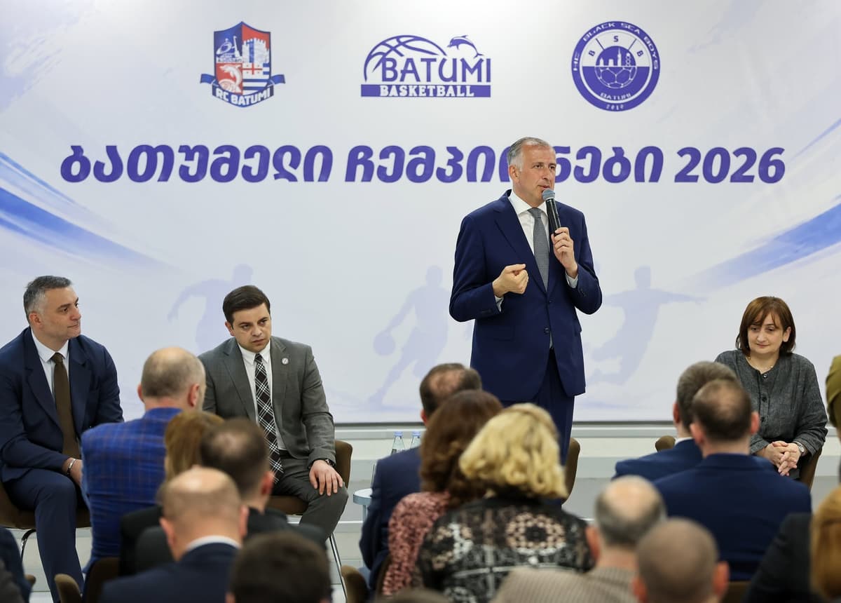 ზურაბ პატარაძე ბათუმის სპორტული კლუბების ჩემპიონ გუნდებს შეხვდა